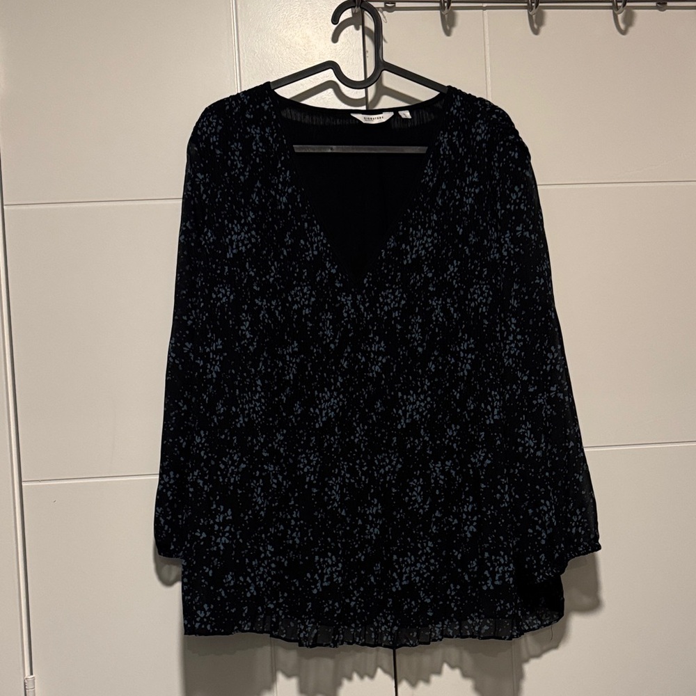 Elegant Black and Blue Women's Top